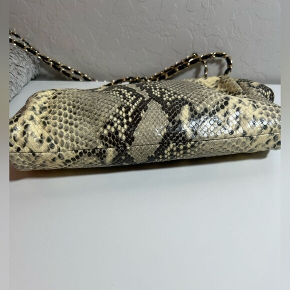 🤎 Badgley Mischka Python Snakeskin kiss Lock crossbody clutch bag - Picture 9 of 13